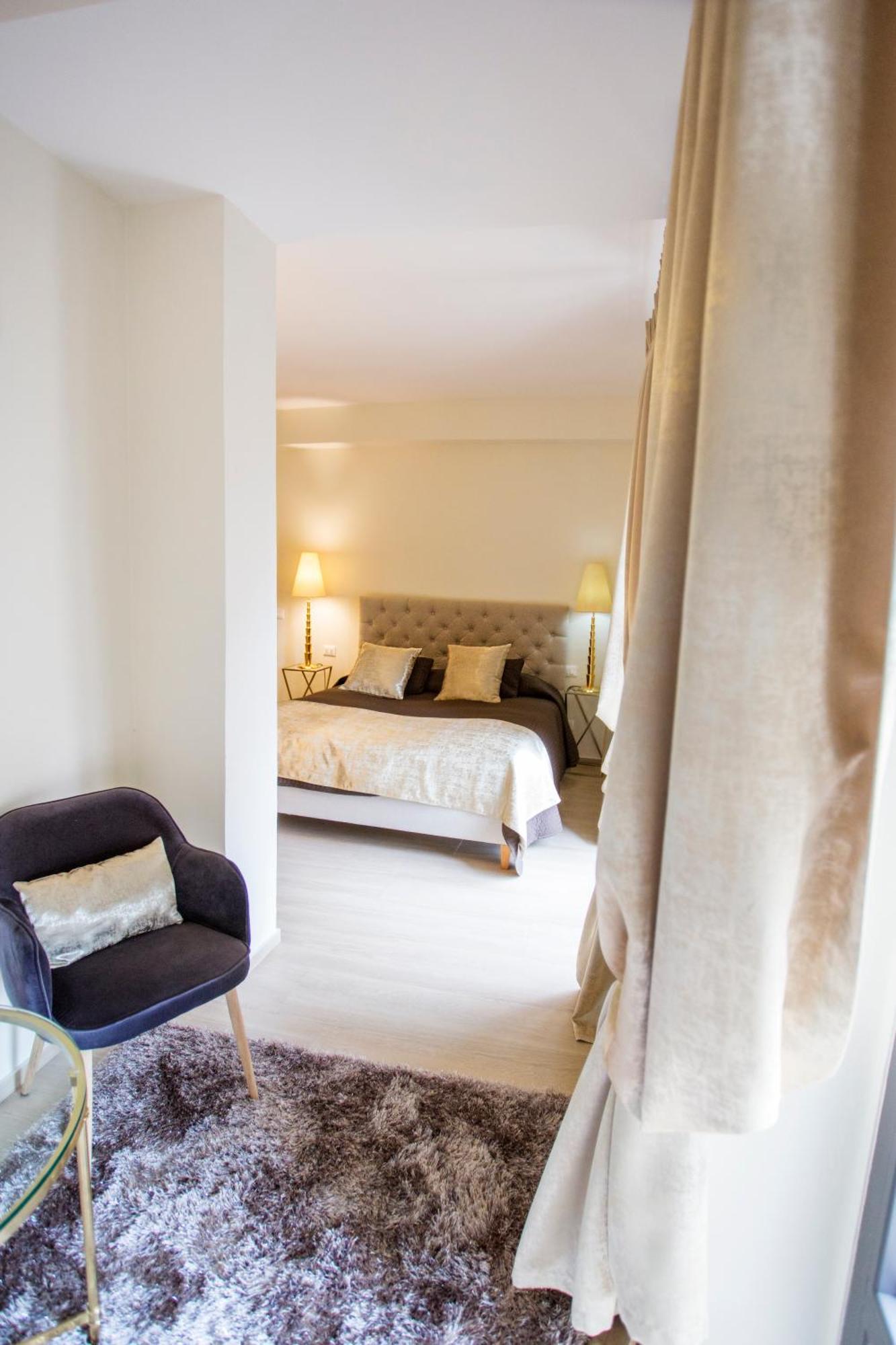 Miramare Apartments&Suites La Spezia Szoba fotó
