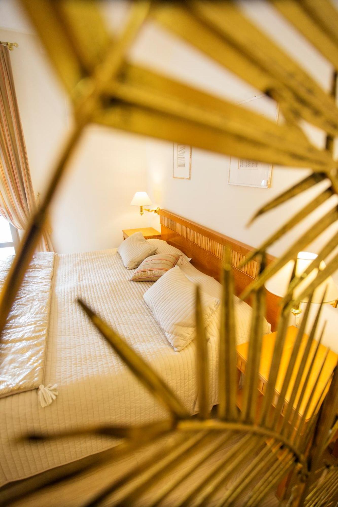 Miramare Apartments&Suites La Spezia Szoba fotó