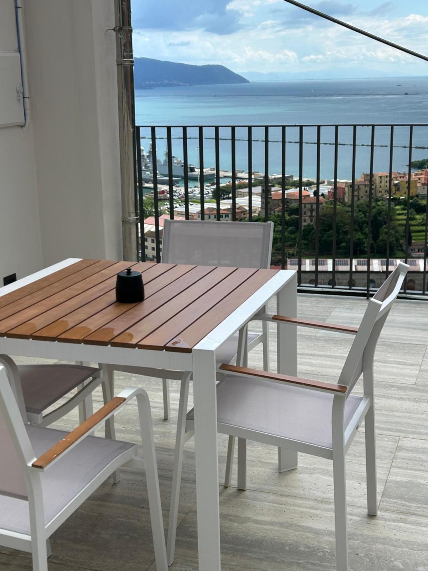 Miramare Apartments&Suites La Spezia Szoba fotó